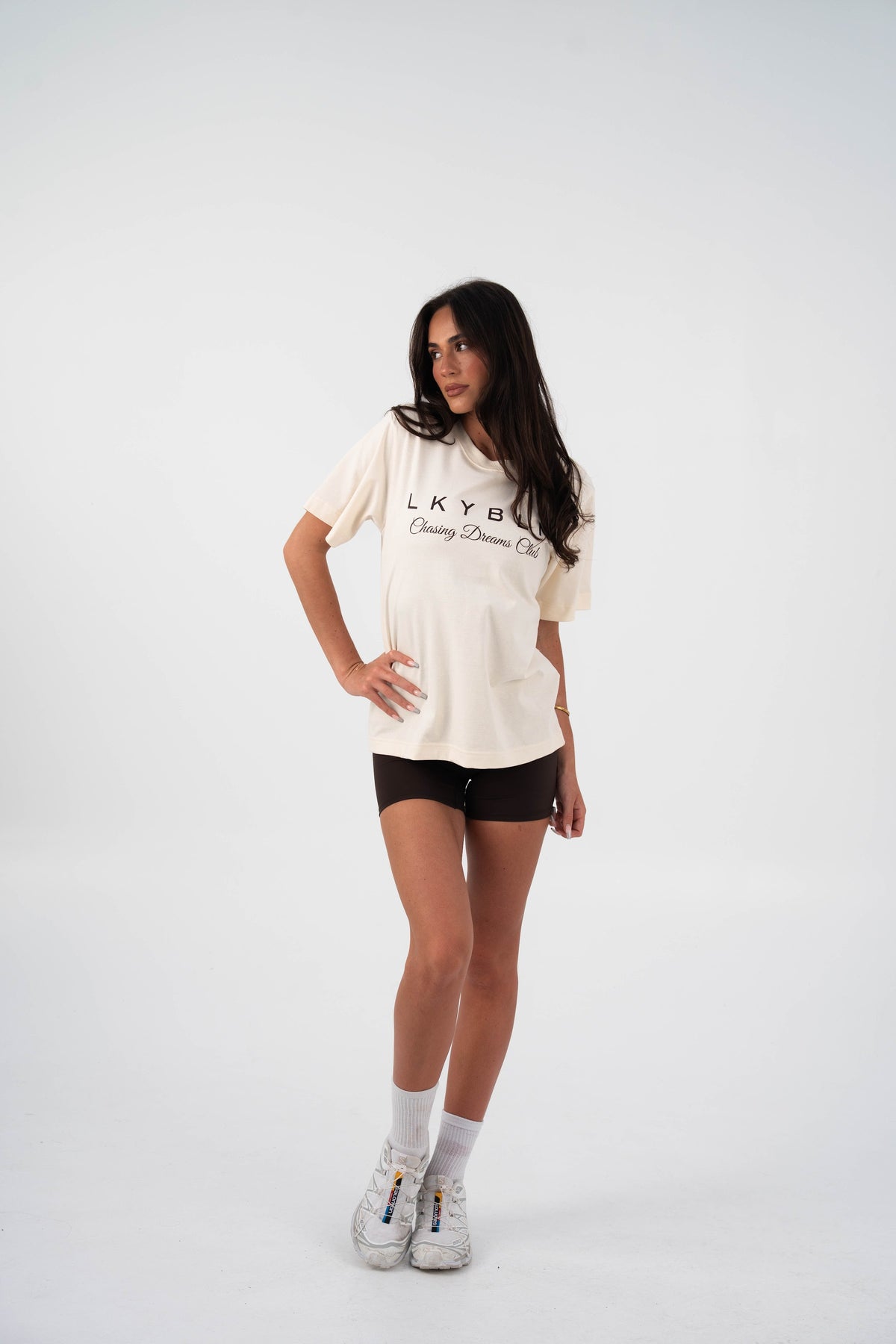 Chasing Dreams Club Script Tee in Ivory