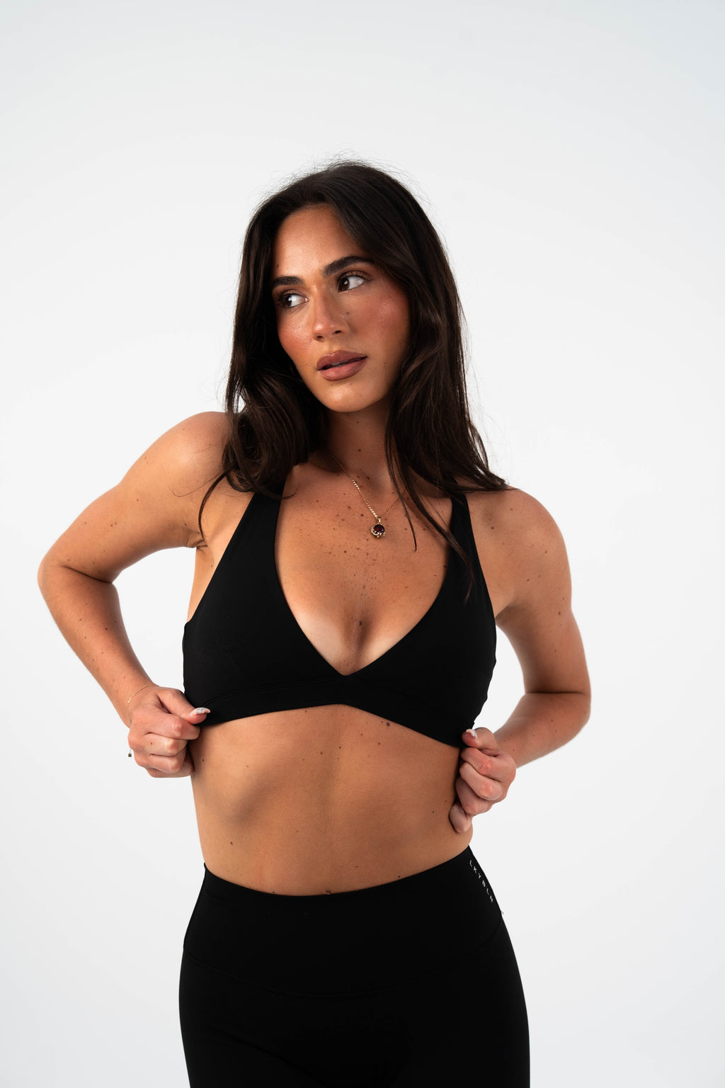 Intention V-Crop in Black