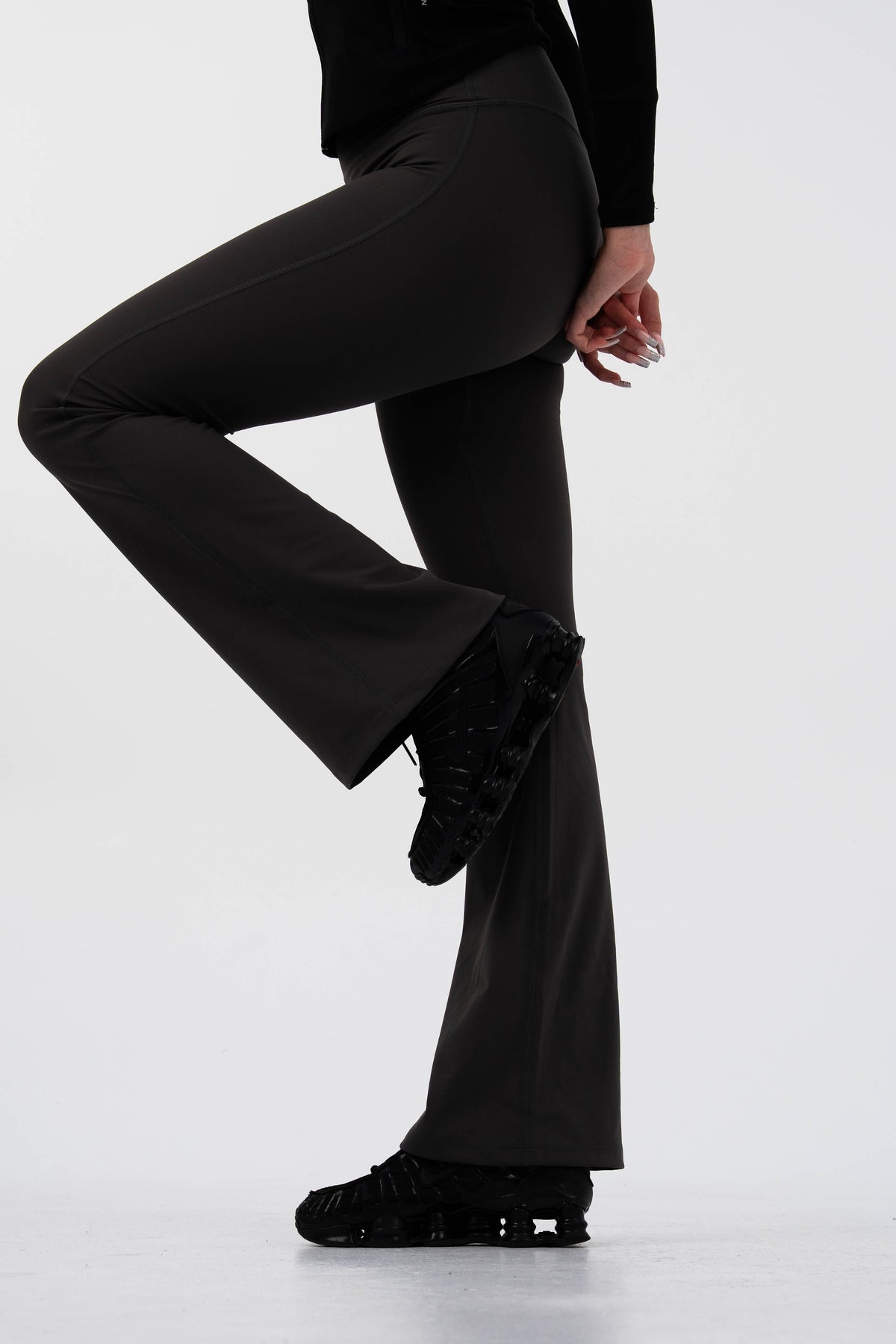 Belief Flare Legging in Charcoal